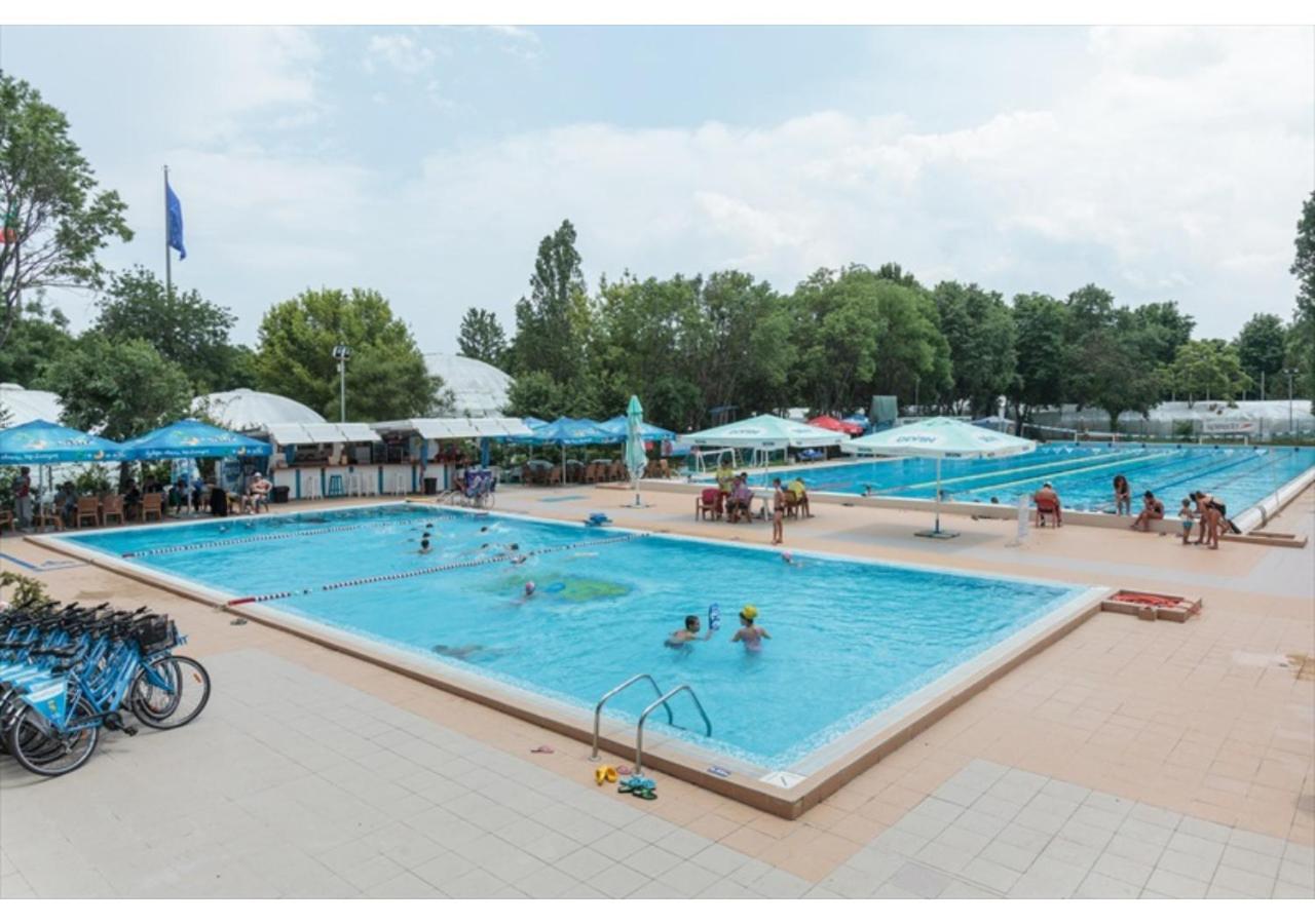 Luxury Apartment On The First Line To The Sea Burgas City Exteriér fotografie